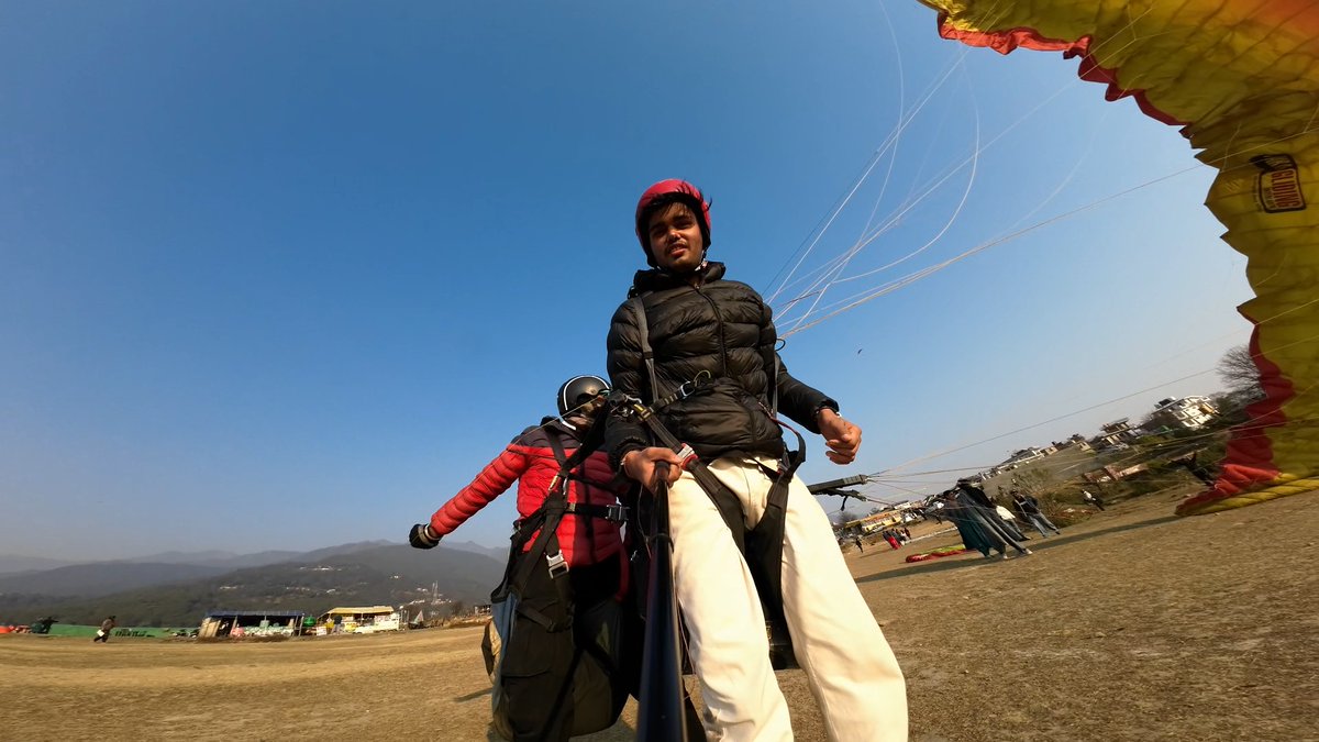 glidebirbilling's tweet photo. Why Paragliding With Us? 🪂

Because adventure should feel exciting and safe. Our experienced pilots, breathtaking views of the Dhauladhar mountains, and smooth flying experience make every moment unforgettable.

https://t.co/SXVQsKYRrQ

#viral #trending #paragliding #adventure https://t.co/Ils8DZ4DHj