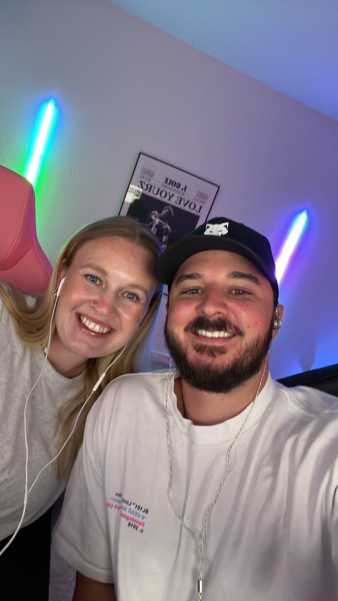 MarkClarkk tweet media