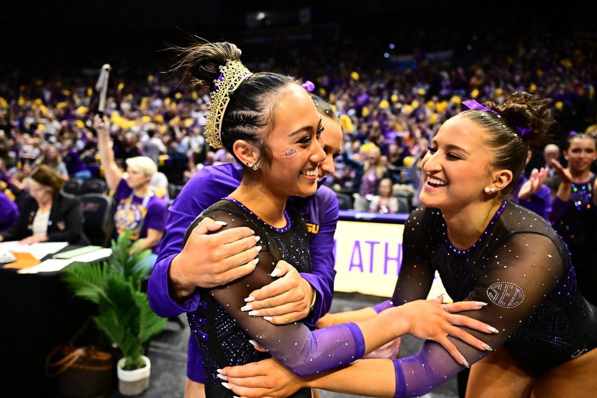 LSUgym's tweet photo. SHE'S JUST NOT REAL https://t.co/2mIx7CXwWQ