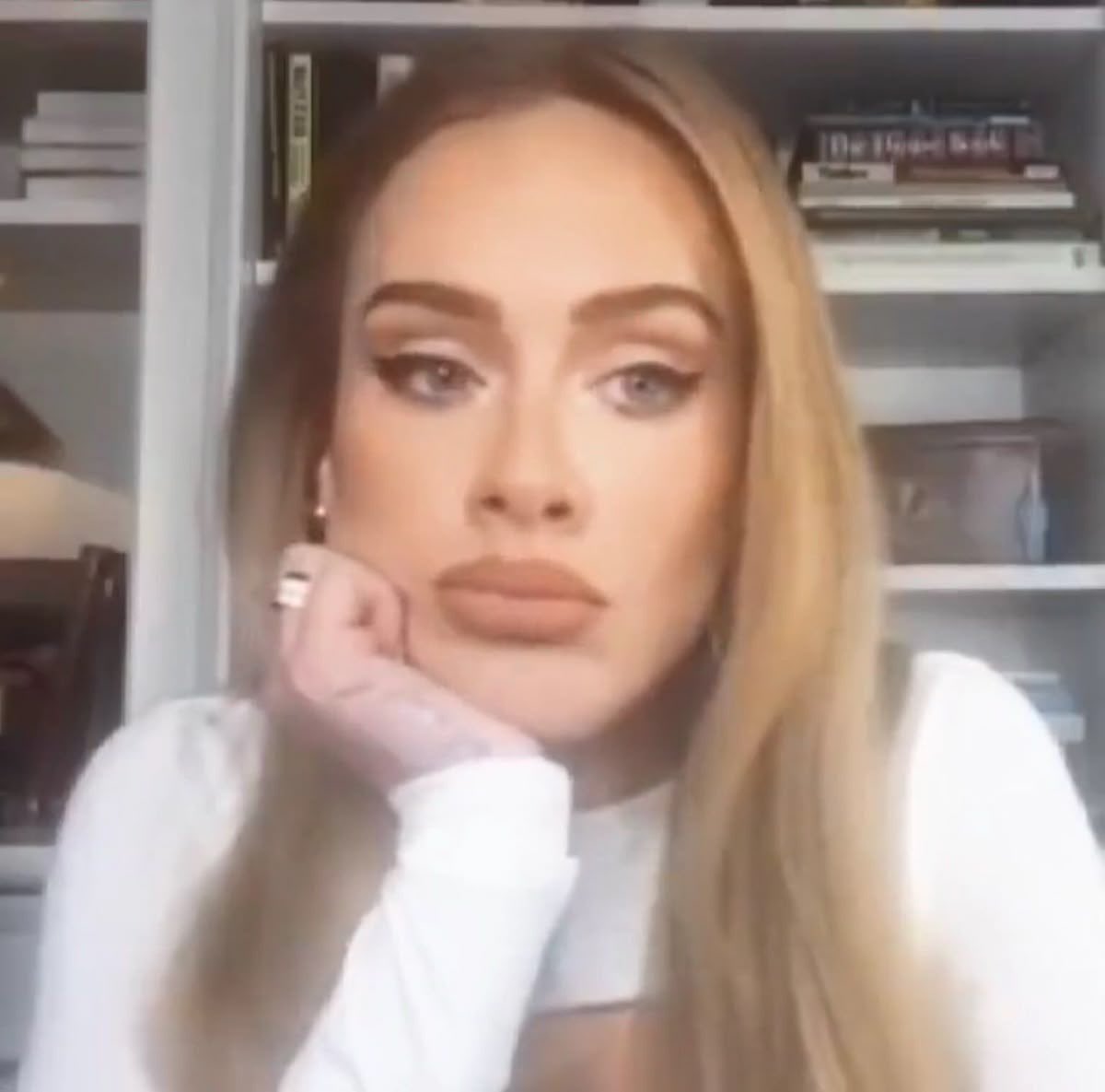 isla 🪐 tweet media