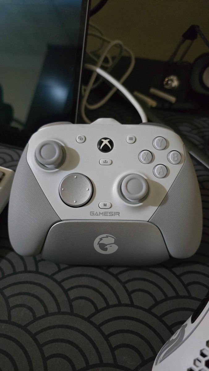 عُمر tweet media