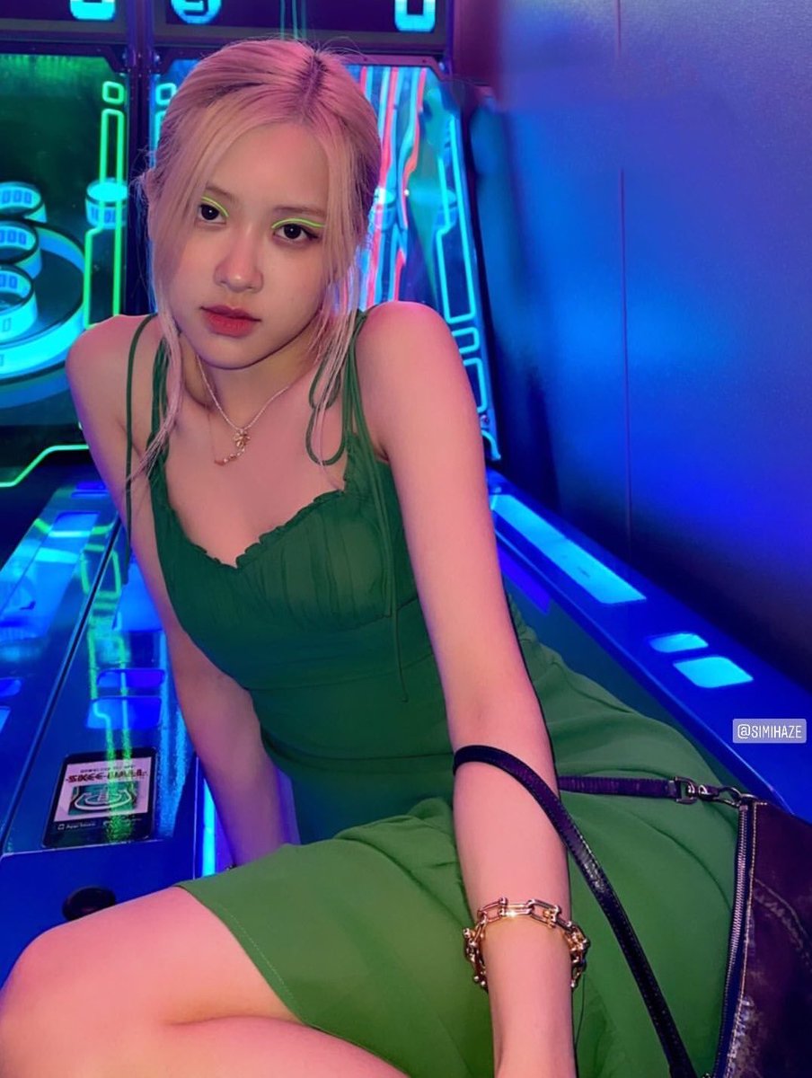 rosie (@roseannepics) on Twitter photo 