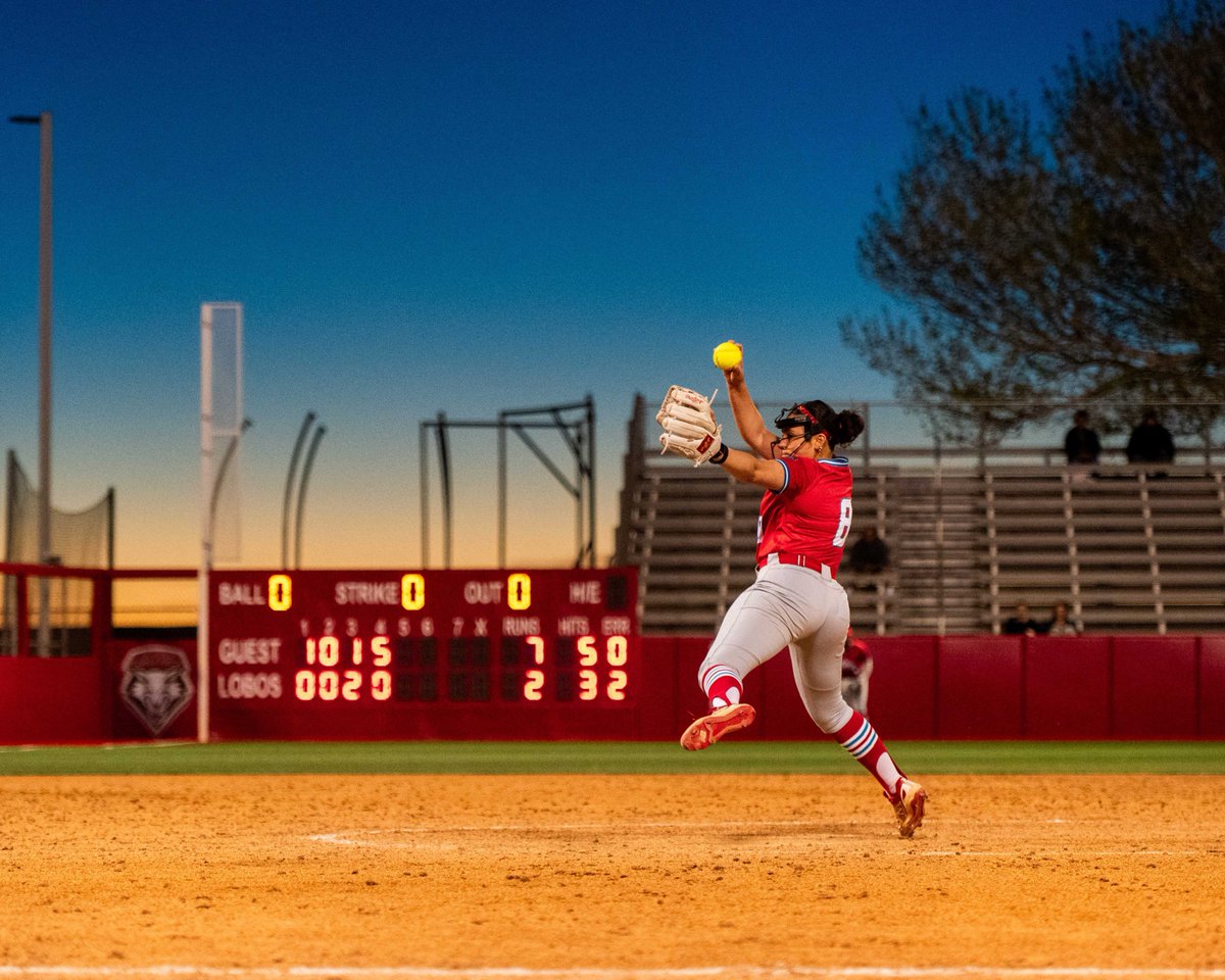 UNM Softball tweet media