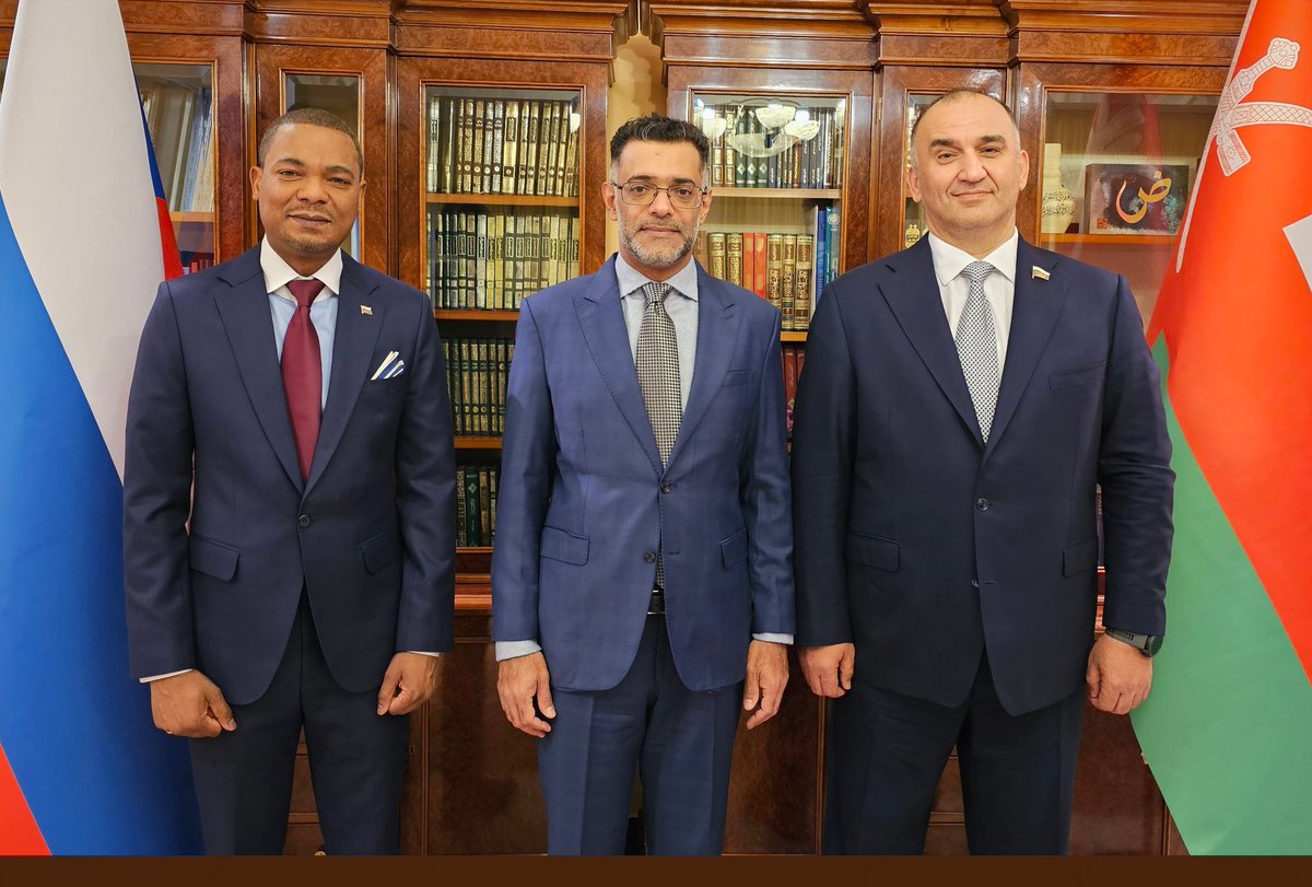 OmanEmbassyRU's tweet photo. استقبل سعادة عزّان البوسعيدي، وكيل وزارة التراث والسياحة للسياحة، في مقرّ البعثة بموسكو، السيناتور محمد أحمادوف، رئيس الجانب الروسي في مجموعة التعاون البرلماني الروسية–العُمانية، وبحث الجانبان عدداً من الموضوعات ذات الاهتمام المشترك، وبحضور سعادة سفير سلطنة عمان لدى روسيا. 🇷🇺 🇴🇲 https://t.co/M34kKh5eP0