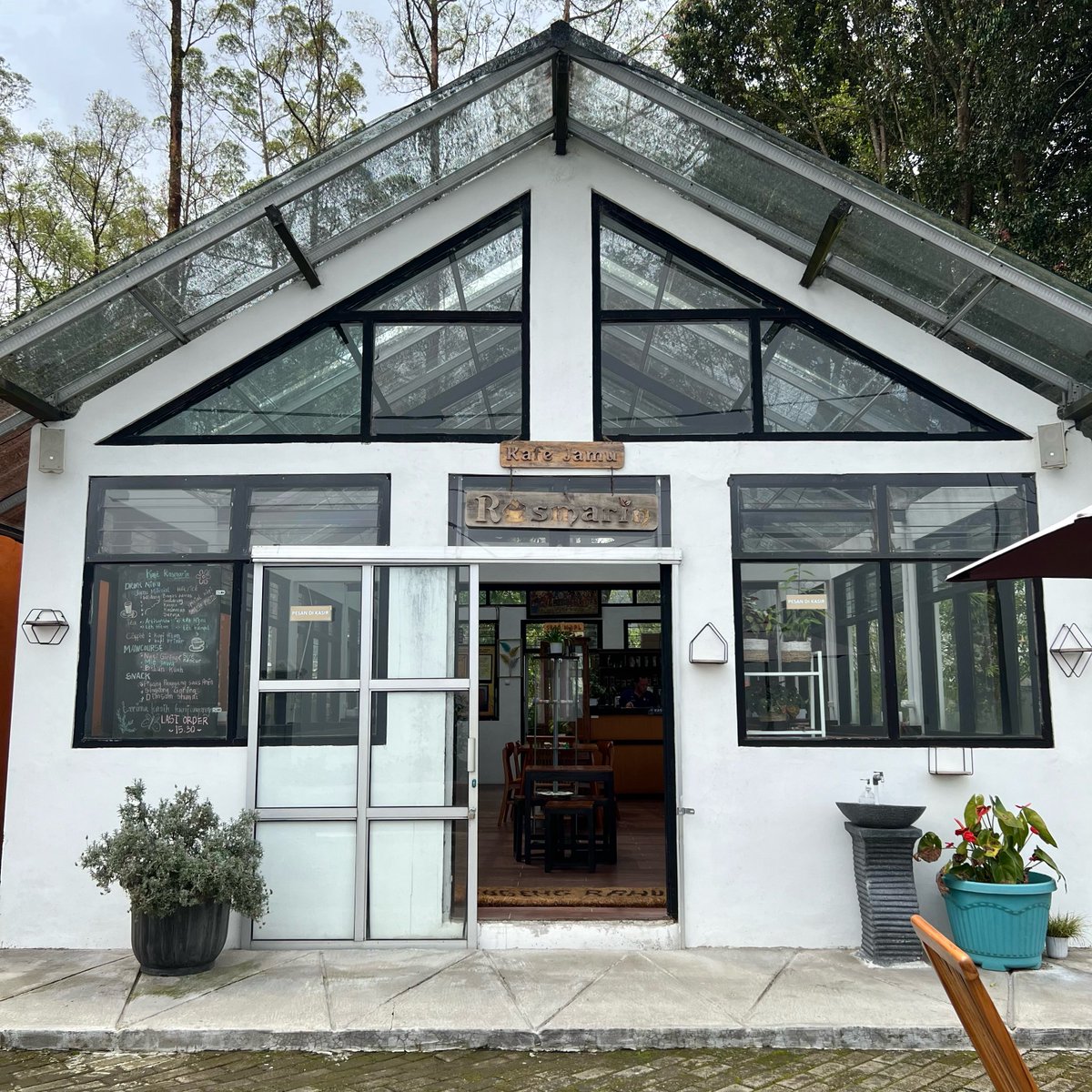 むーも tweet media