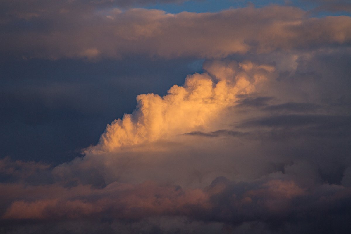 Drop your cloud pic!

Let’s see what the sky looked like through your lens. ☁️