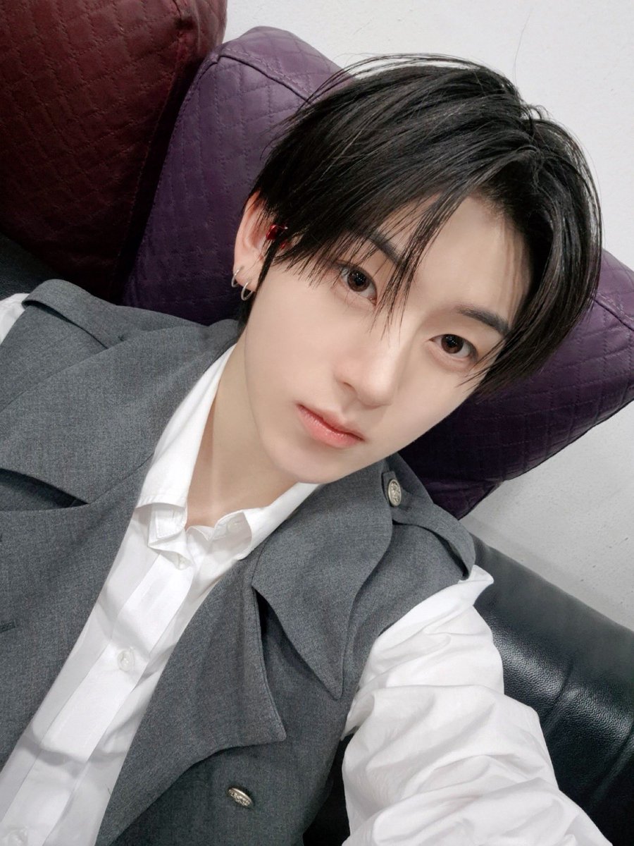kyewha's tweet photo. 청순한 계훈이🤍 https://t.co/qcngVVLnJ1