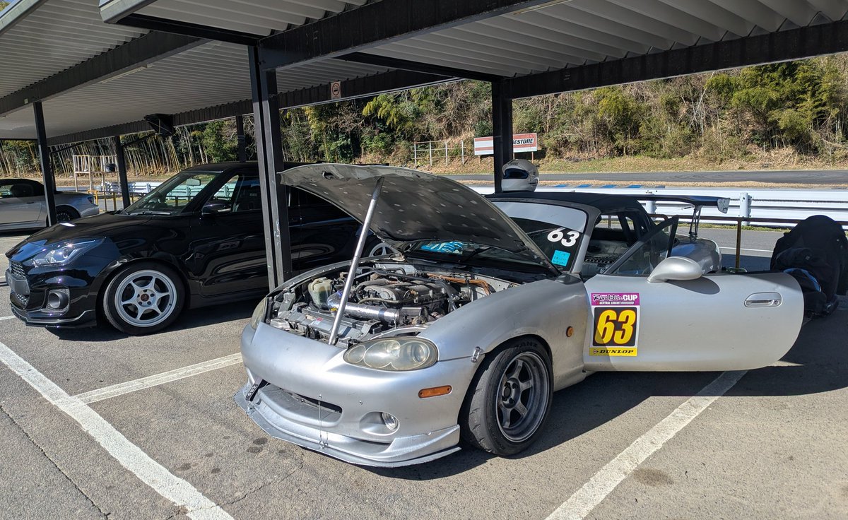 bluespeed_NB's tweet photo. 3/14 モーターランド鈴鹿
ベスト 46秒411
気温10℃くらい
シバタイヤ R50 T5 195/50R15

100分の8秒だけ更新😂シフトミスしててこのタイム出たから次シーズンでは45秒台入れたい！
これにて今シーズン終了！ https://t.co/upiuBz7fS3