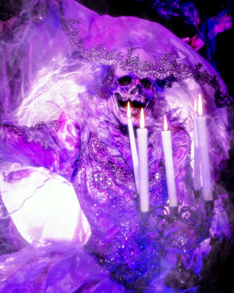 DragBasee's tweet image. Ciara Myst stuns in her unaired 'Swept Away.' runway for #DragRace Season 18