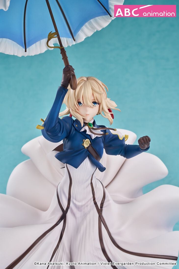 ShopCrunchyroll's tweet image. It's a good day, because our Crunchyroll Exclusive Violet Evergarden 1/7 Scale figure is now in stock and ready to look stunning in your collection! ☂️💙

GET: got.cr/violetevergard…