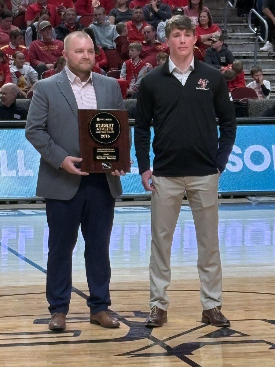 Aaron Thomas tweet media