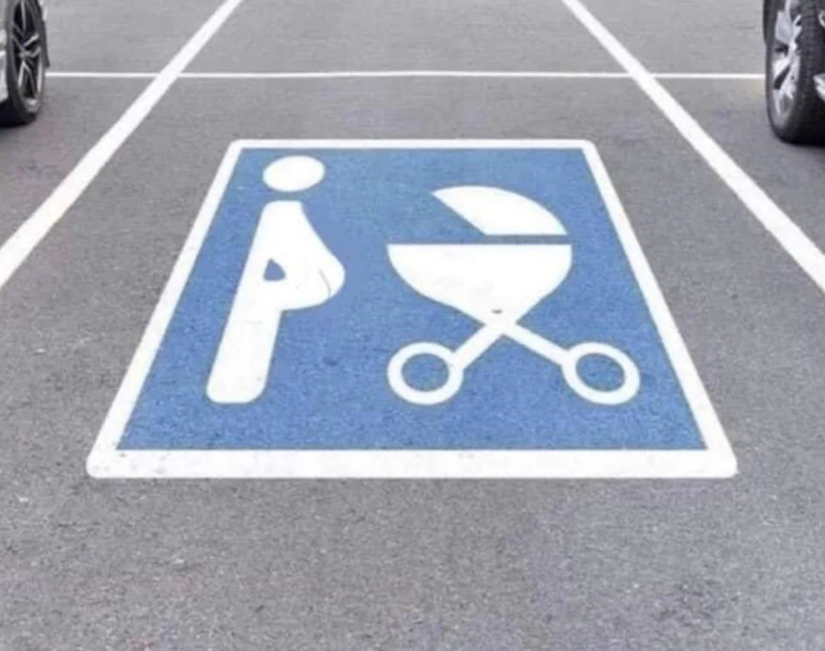 Lugar reservado para gente perreando frente a un asador.