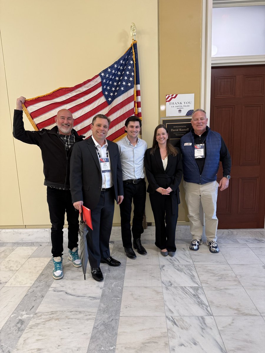 Kooky Canuck tweet media