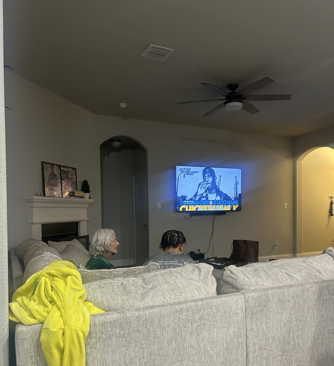 toriaasnow's tweet photo. Grandma genuinely vibing 🤣💚 https://t.co/ZZn1WxUWUR