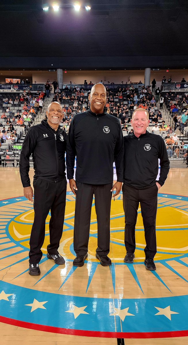IWasAtTheGame's tweet photo. 2026 OSSAA CLASS 6A BOYS State Championship
OFFICIALS
Robert Jones
Jasper Hooks
Kevin Lynch
#OSSAAOfficials https://t.co/lyY5Rvh5S4