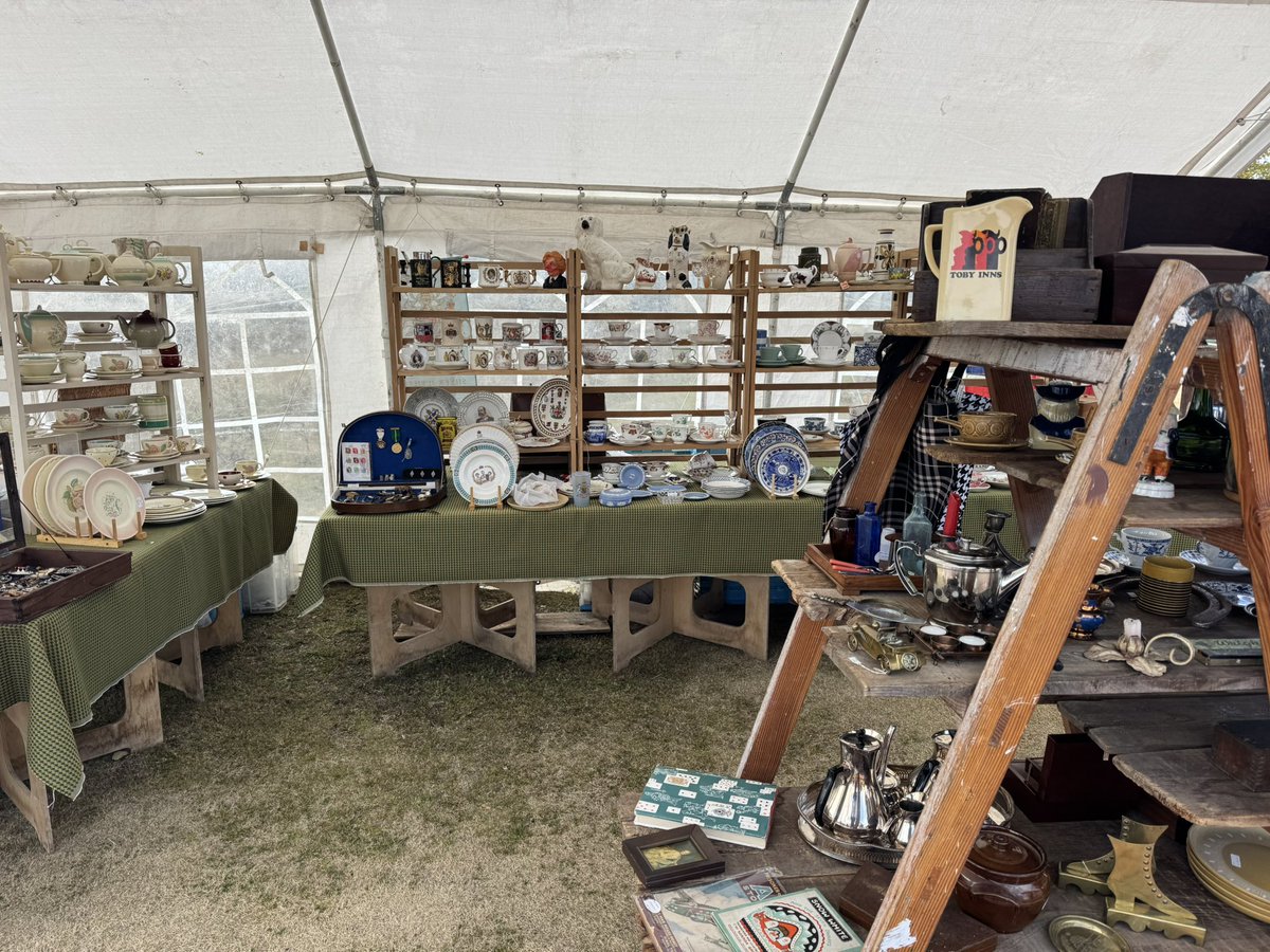 ＭＬＰショップ、本日と明日は奈良蚤の市、そしてFrom West（岡山蚤の市）に出店しています。ＭＬＰ店主は岡山の方にいます。