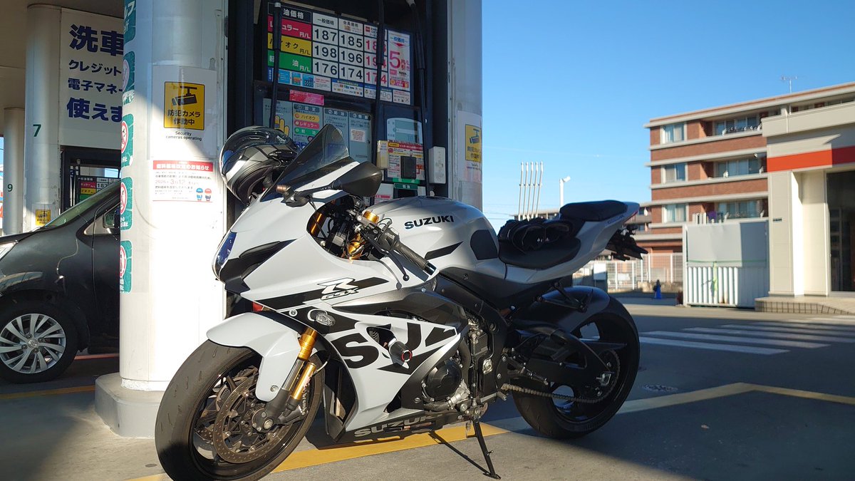 ざわちん tweet media