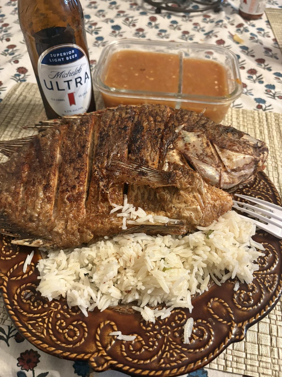 Hora de cenar , provecho , y feliz tarde/ noche tengan todos,!!