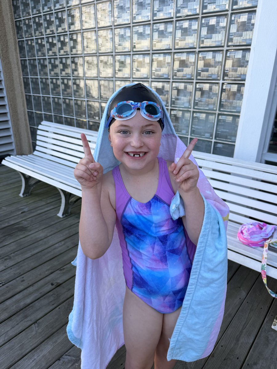 CoachCoats34's tweet image. Casey did great in her swim meet today winning 1st place in both backstroke and freestyle! Bryce had a few hits and played a great first base catching and picking everything! #ProudDad