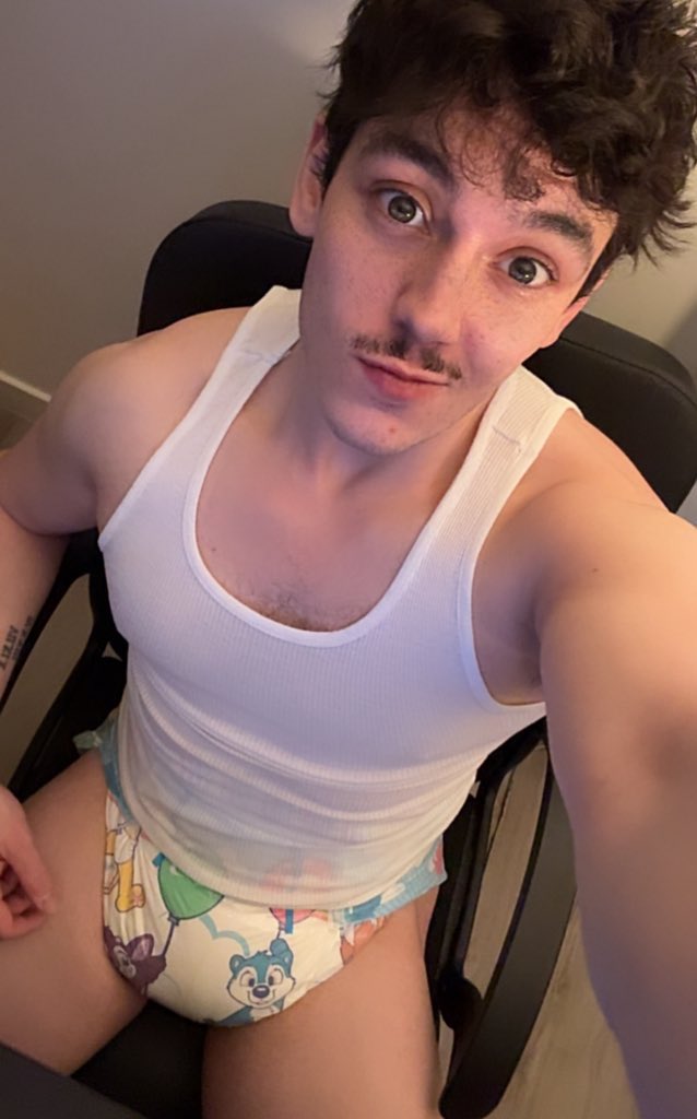 Pup Crinklebutt the Third (Levi) tweet media