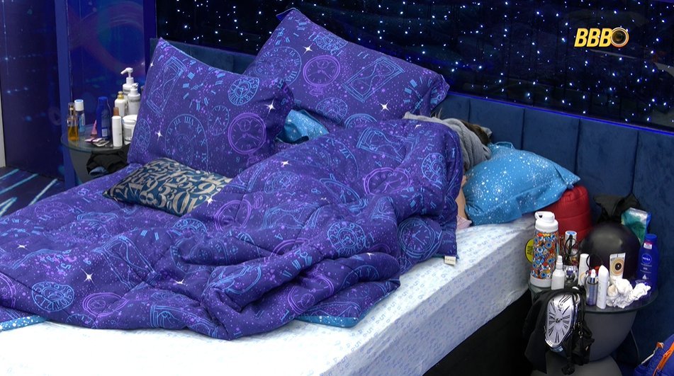 centralreality's tweet photo. Ana Paula foi dormir. #BBB26 https://t.co/2i6T7PziHw