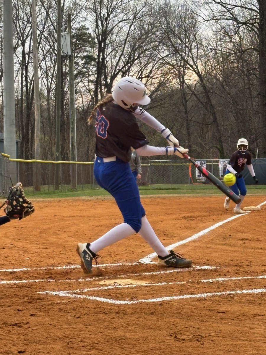 Ellie Cuthrell tweet media