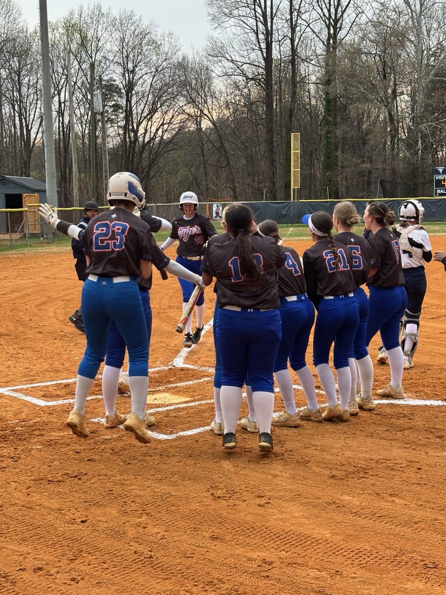 Ellie Cuthrell tweet media