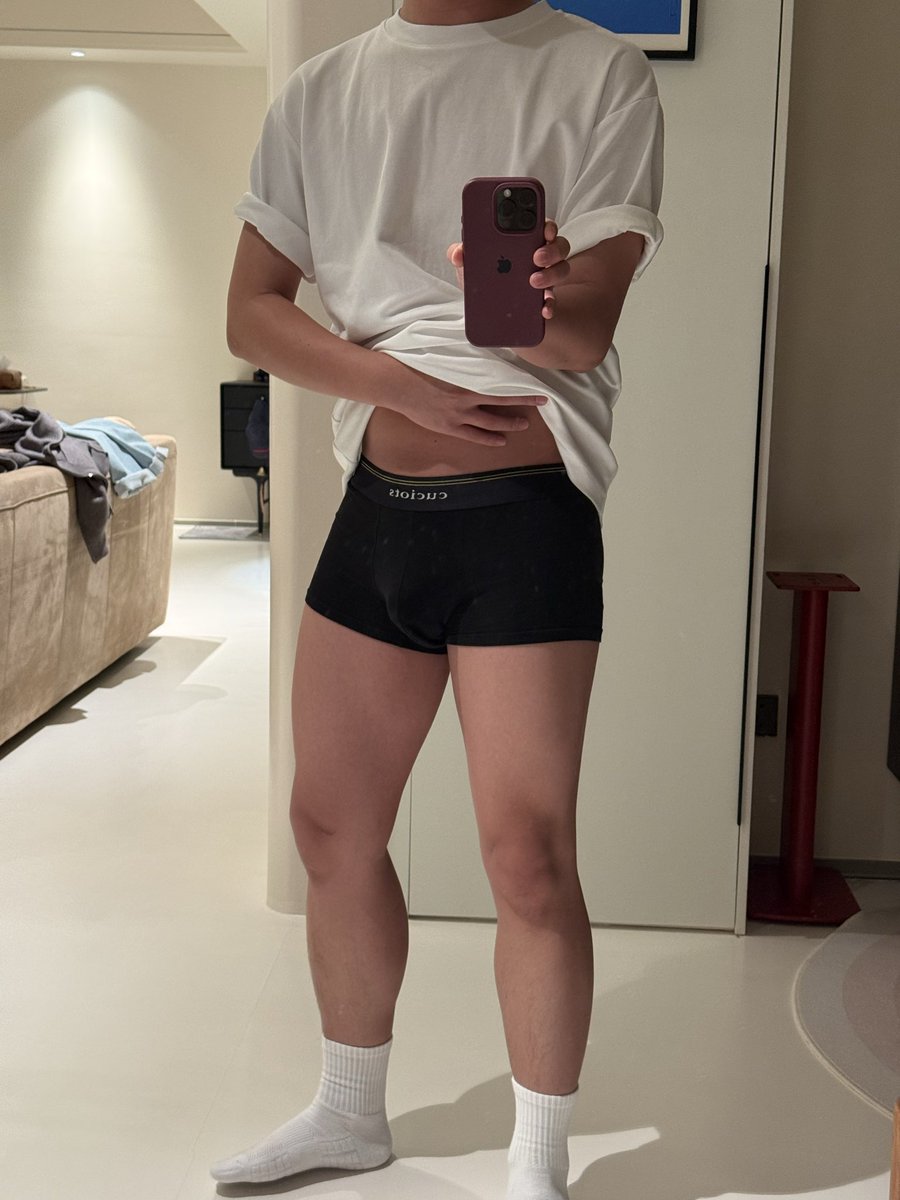 GAY8988's tweet photo. 下雨天 https://t.co/BCvSxMD92R