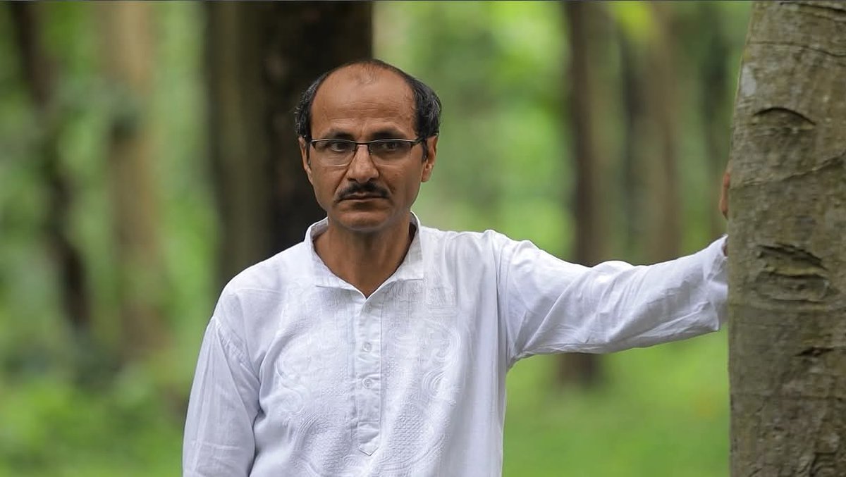 मुलुक बेचुवा, धर्म बेचुवा, आस्था बेचुवा, पथभ्रष्ट, सत्ता-लम्पट, दलाल, कमिसनखोर, कोखामा दाँत भएका अनैतिकहरू यतिबेला अरूलाई नैतिकताको पाठ पढाइरहेका छन् । बाटो फोहोर गर्नेलाई भन्दा देख्नेलाई लाज !