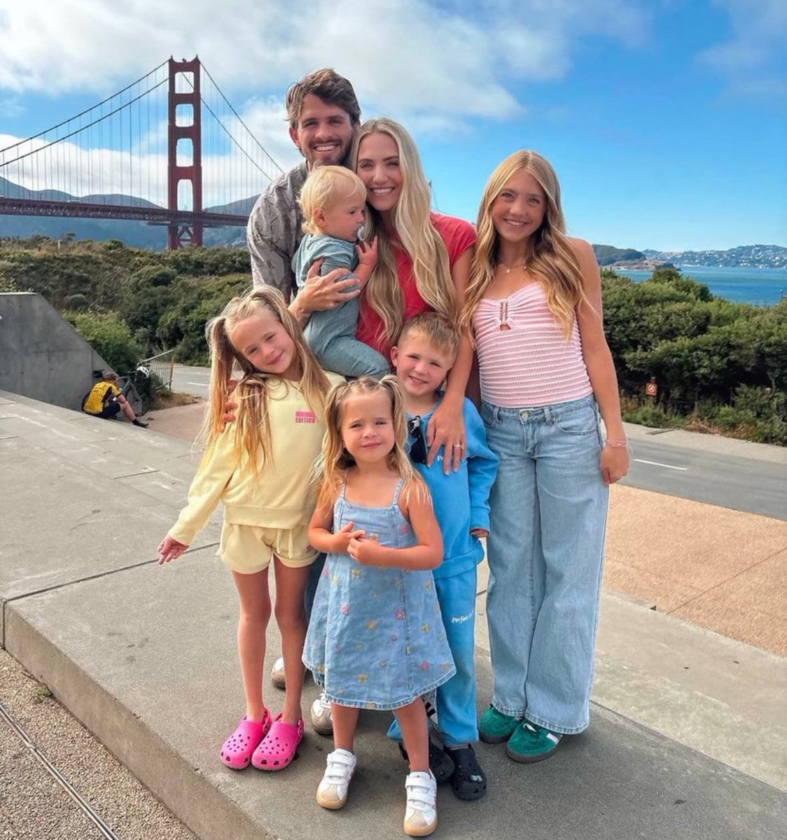 Anna Lulis tweet media