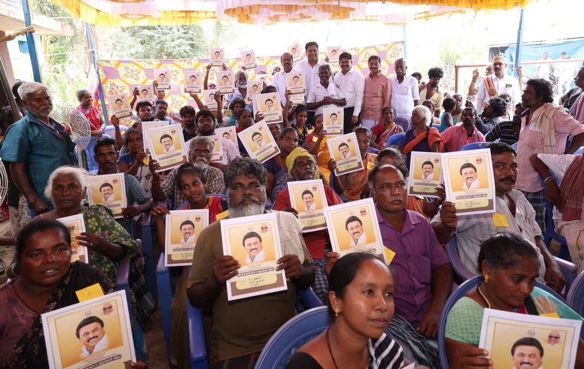 OfficeOfTRBR's tweet photo. மன்னார்குடி சட்டமன்றத் தொகுதி, பாமணி கிராமத்தில் வசித்துவரும் நரிக்குறவர் சமூகத்தை சேர்ந்த 38 குடும்பங்களுக்கு புதிய வீடுகள் கட்டுவதற்கான ஆணைகளை மாண்புமிகு தொழில்துறை அமைச்சர், முனைவர் @TRBRajaa அவர்கள் வழங்கினார்.
#மின்னும்_மன்னை
#MinnumMannai
#ஸ்டாலின்_தொடரட்டும் https://t.co/G500NOqFPb