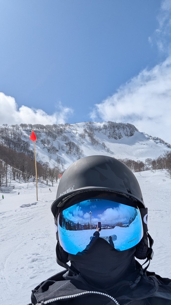 今週は雪少し降って、良くしまってて、天気も良くて最高の春スノボ日和。

スマホもかわって、画質UP！