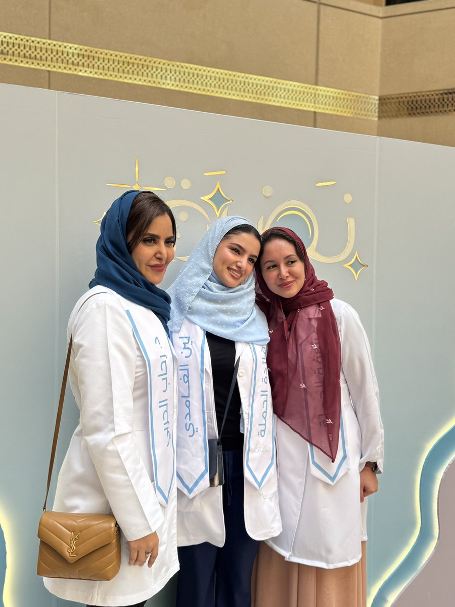 whoIsLnln tweet media