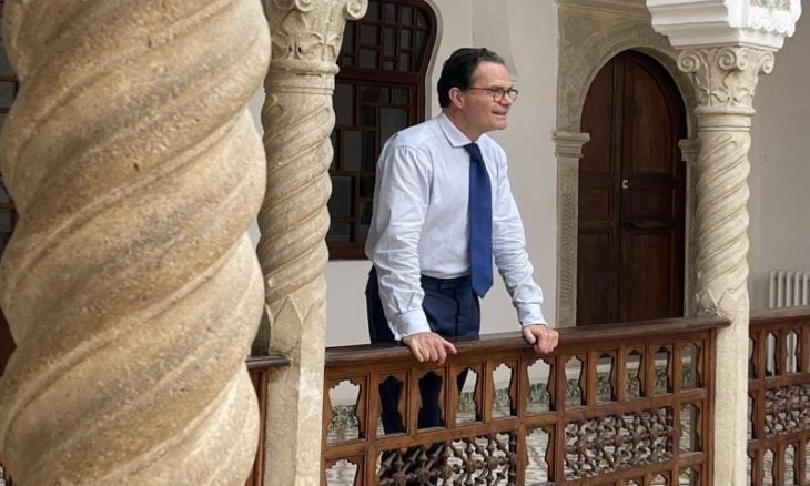 مصادر فرنسية تتحدث عن عودة مرتقبة للسفير روماتي إلى الجزائر وتقول إن الرئيس تبون لا يمانع في ذلك 