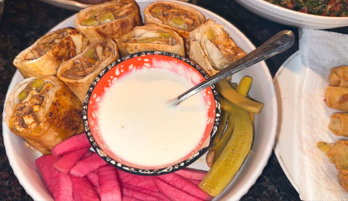 _ms_izzy's tweet photo. in honour of libnan 🇱🇧 before zios start claiming kibbeh nayeh and tabouleh 🤣 https://t.co/APLjcA9wgV