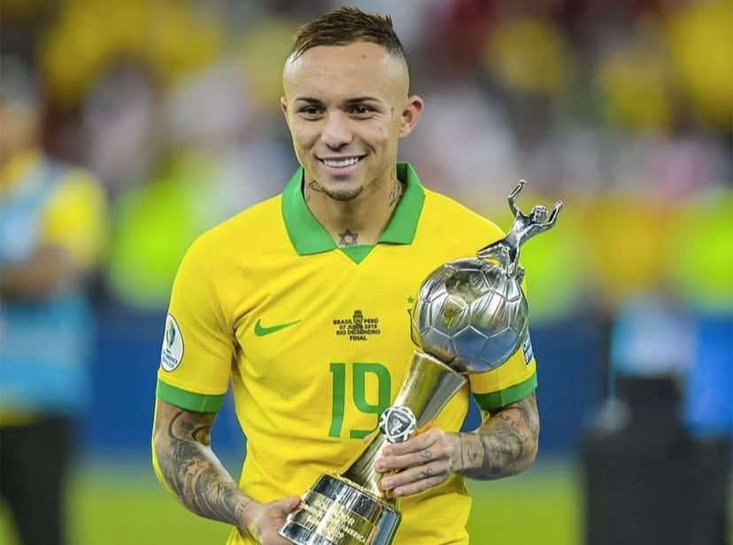 Noite de Copa tweet media