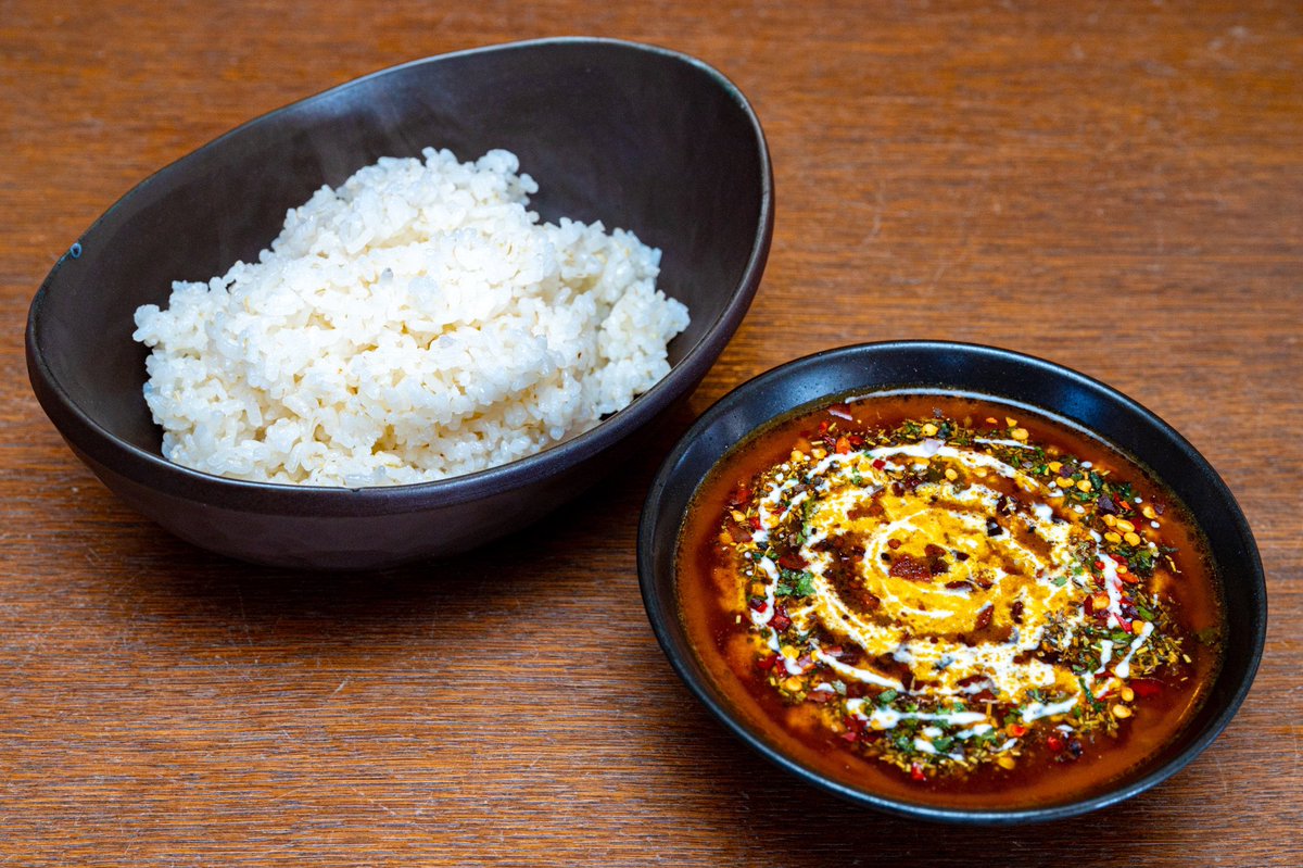 pandoranokibou's tweet photo. おはようございます☺️✨

今日はホワイトデー🥰
ということは…セアブラたまねぎカレーの日🍛ということでどうでしょうか⁉️

いや…アオハルカレーの方がホワイトデーっぽいかも🙄

どちらにせよ今日はカレー日和ということで❣️

ご来店お待ちいたしております😆🙏 https://t.co/Z1zZycgsOA