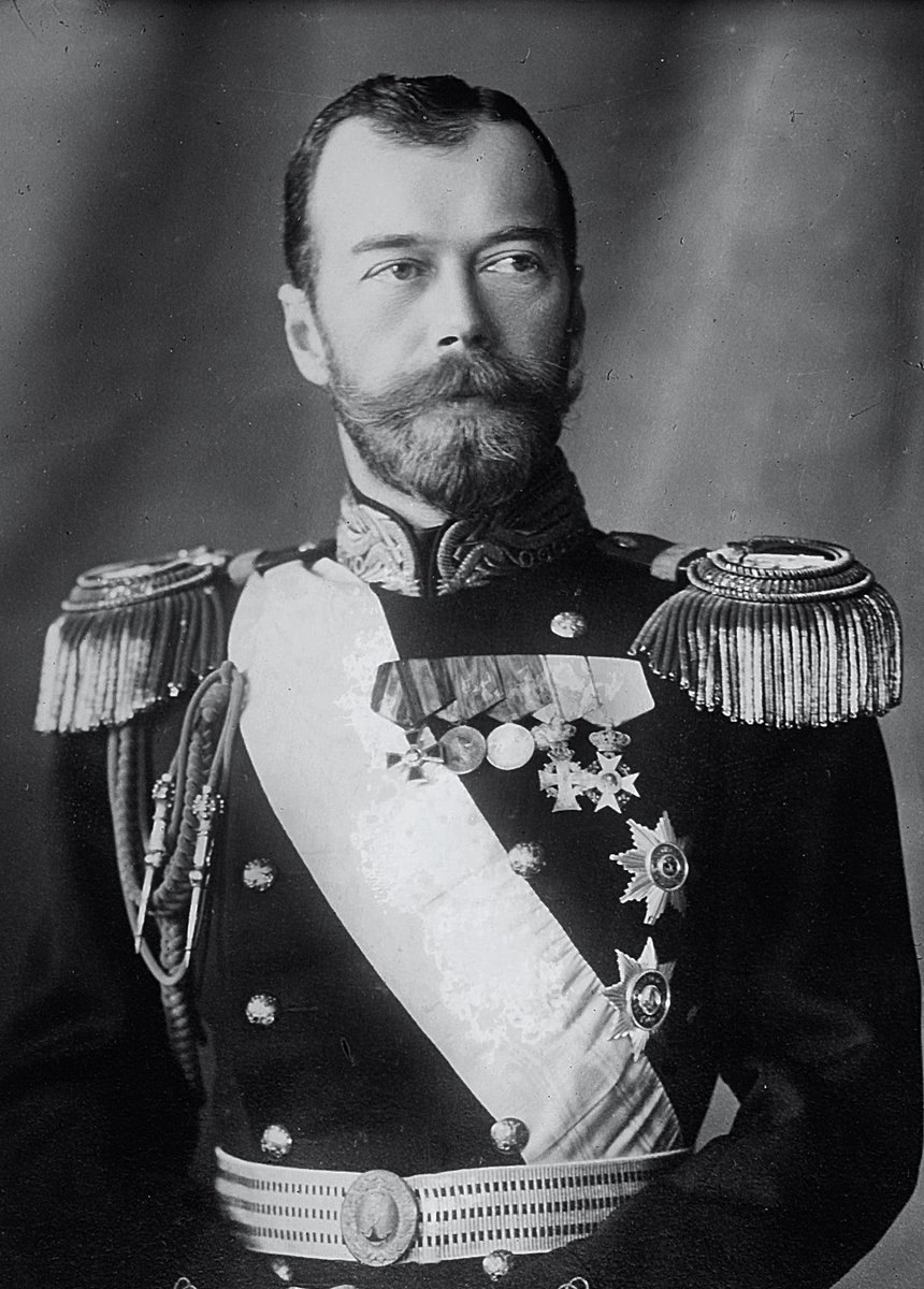 URDailyHistory's tweet image. 15 Mar 1917: Tsar Nicholas II #abdicates the throne, ending three centuries of #Romanov dynasty rule. He is the last Russian Tsar. A provisional government is formed, though the #Bolshevik revolution soon successfully follows. #History #OTD #HistoryMatters #ad