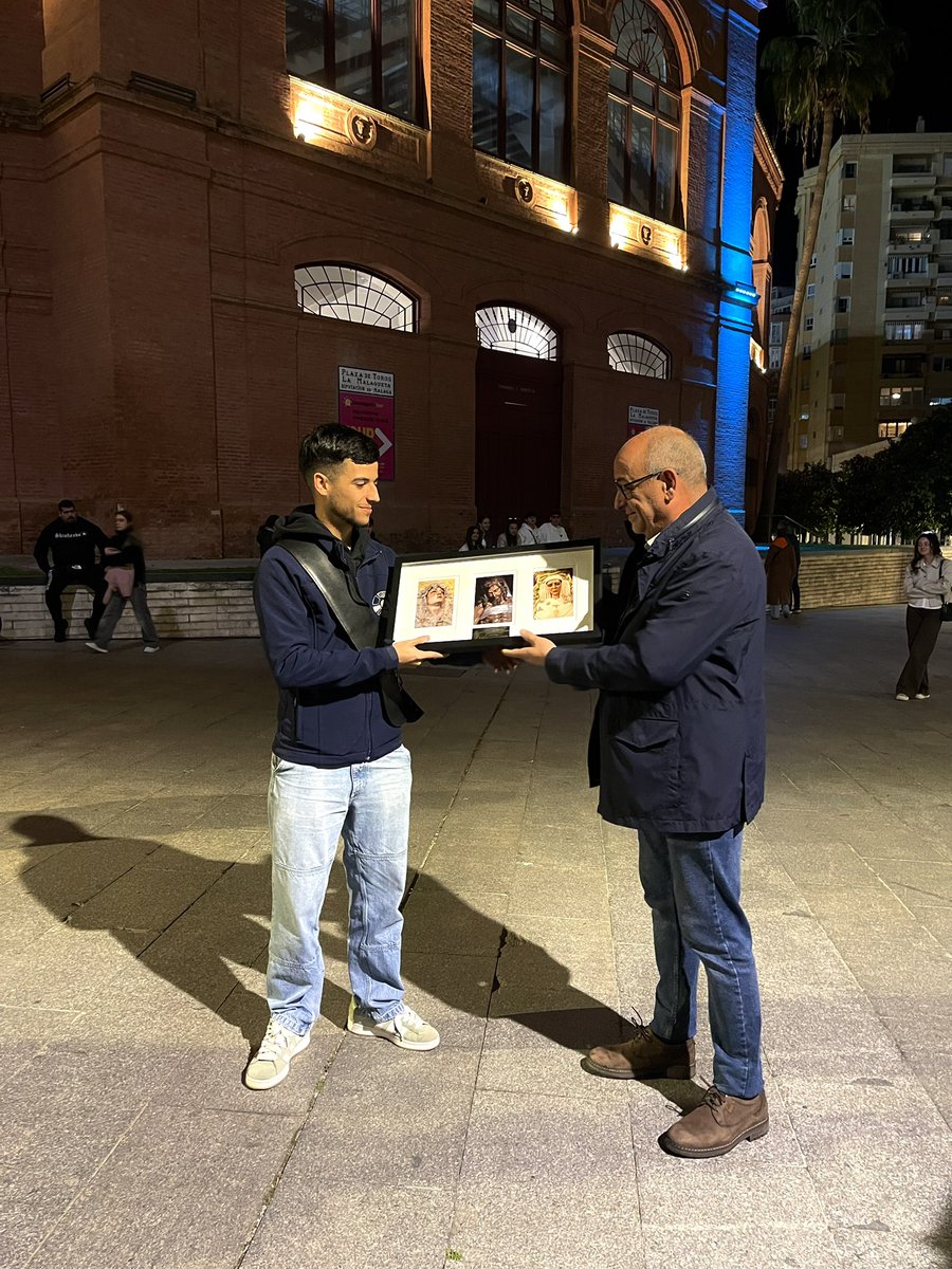 Sagrado Descendimiento tweet media