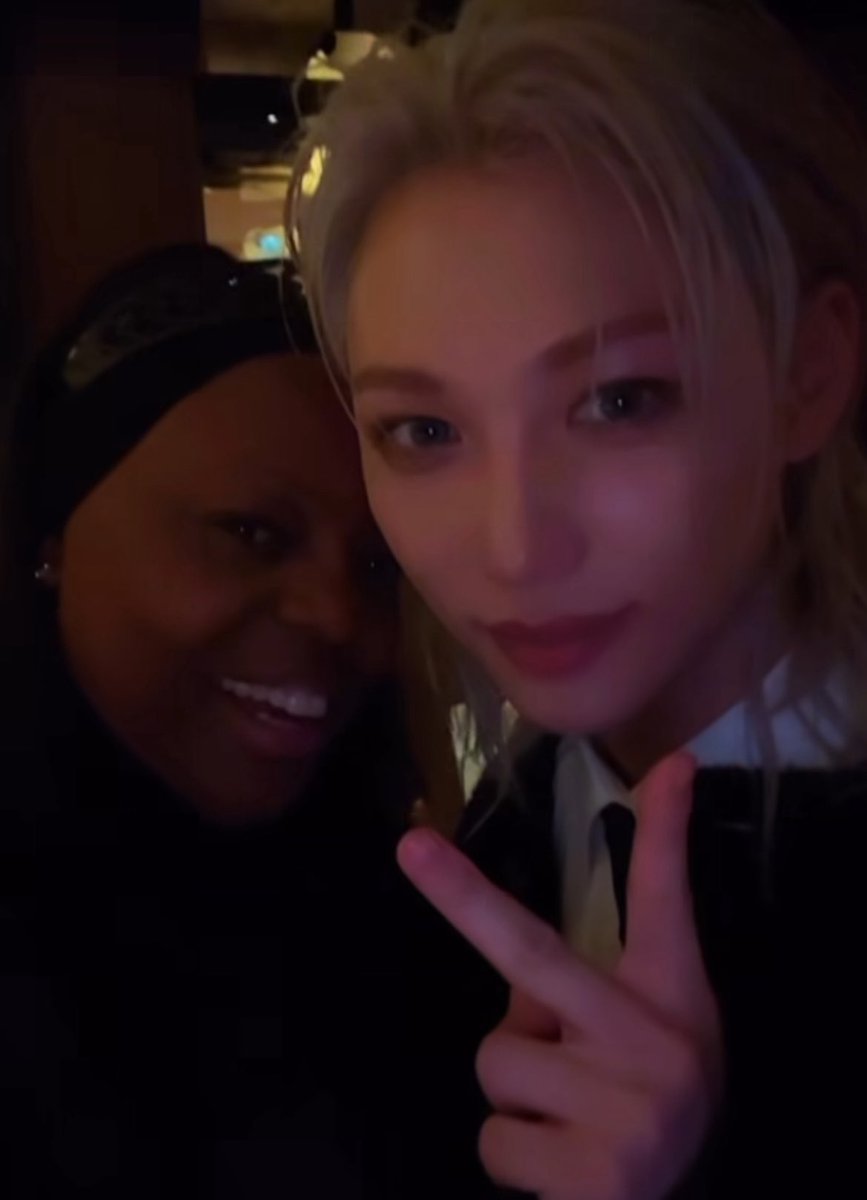 StrayKidsBrasil's tweet image. 「 #RANDOM • 13.03.26 」
Atualização do Instagram de Dame Pat McGrath, a maquiadora mais influente do mundo e Diretora Criativa de Beleza da Louis Vuitton, com o Felix no after party da Louis Vuitton🥰 

#FELIXxLVFW26
@Stray_Kids #StrayKids #스트레이키즈