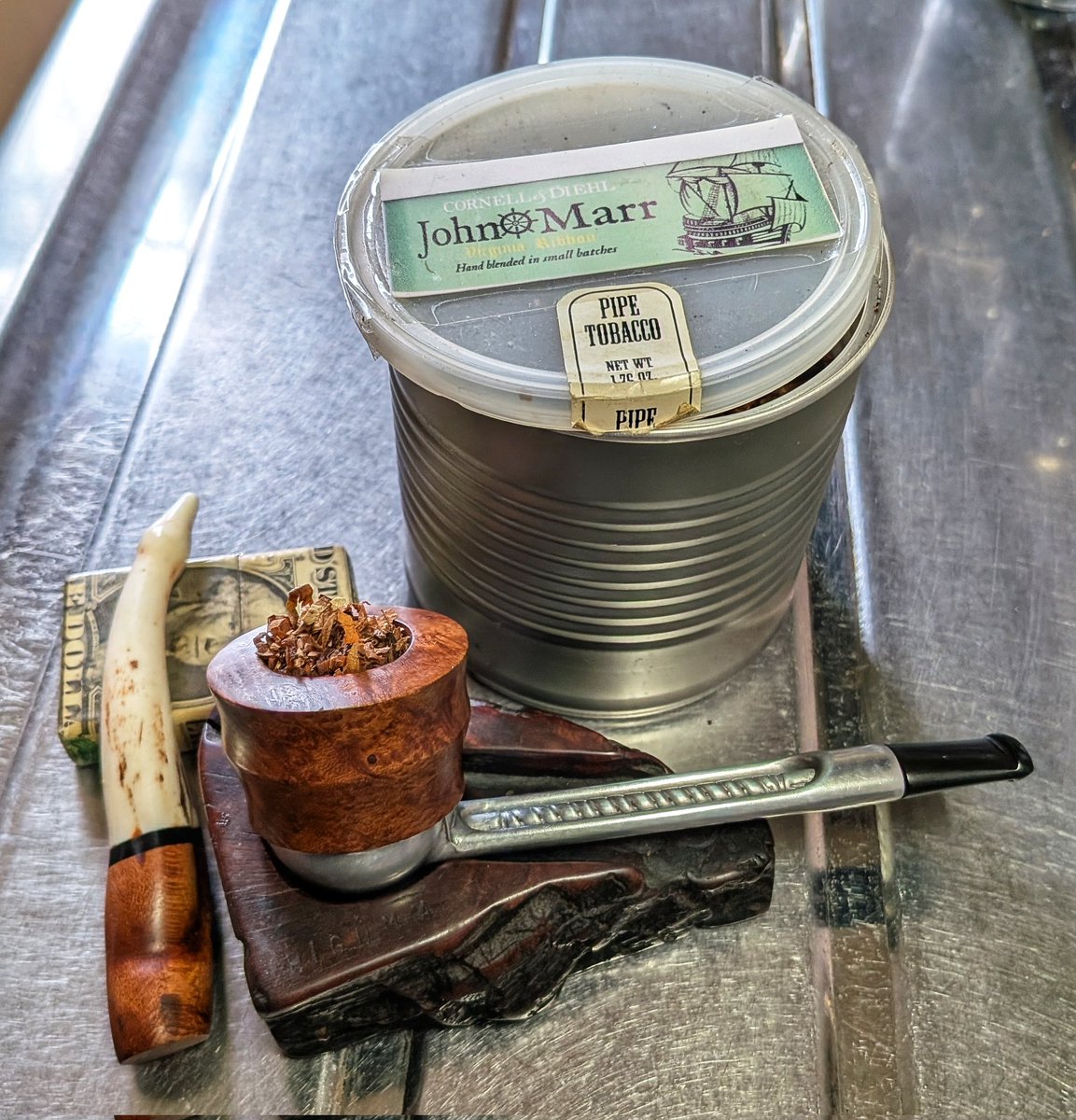 Fahrenheit916's tweet photo. 一旦休憩
#パイプ #pipe #pipesmoking https://t.co/tI19uWuGWX