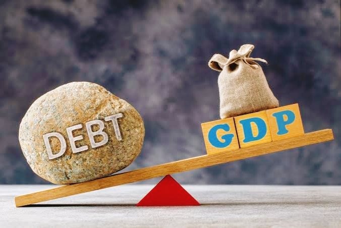 Countries with the Highest Government Debt (% of GDP)

1) 🇸🇩 Sudan → 272%
2) 🇯🇵 Japan → 237%
3) 🇸🇬 Singapore → 173%
4) 🇻🇪 Venezuela → 164%
5) 🇪🇷 Eritrea → 164%
6) 🇱🇧 Lebanon → 164%
7) 🇬🇷 Greece → 154%
8) 🇮🇹 Italy → 137%
9) 🇧🇭 Bahrain → 134%
10) 🇺🇸 United States → 124%