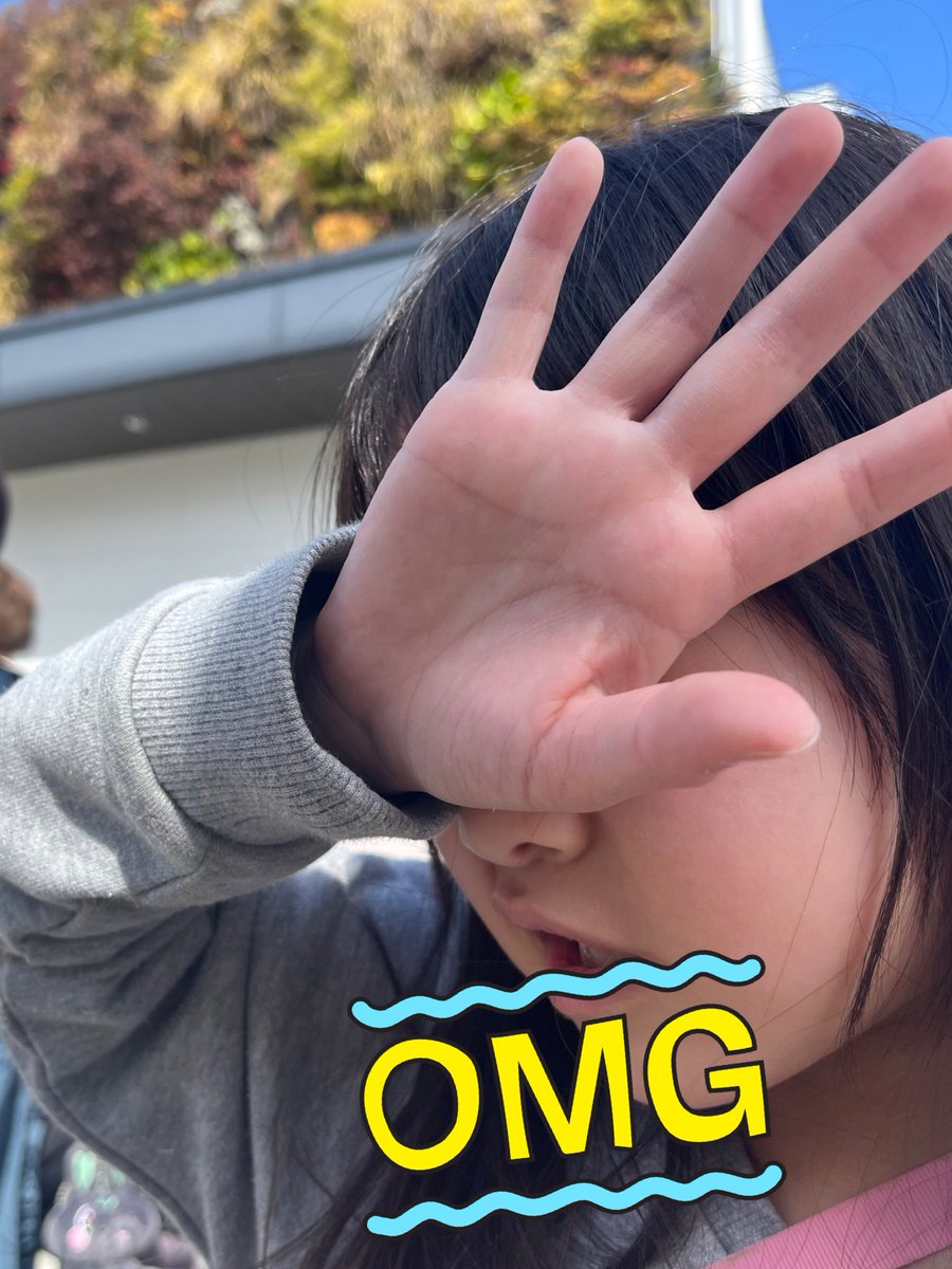 着いてグッズ販売並んでるけど先が見えない😨

グッズ諦めるかご飯食べに行くか……