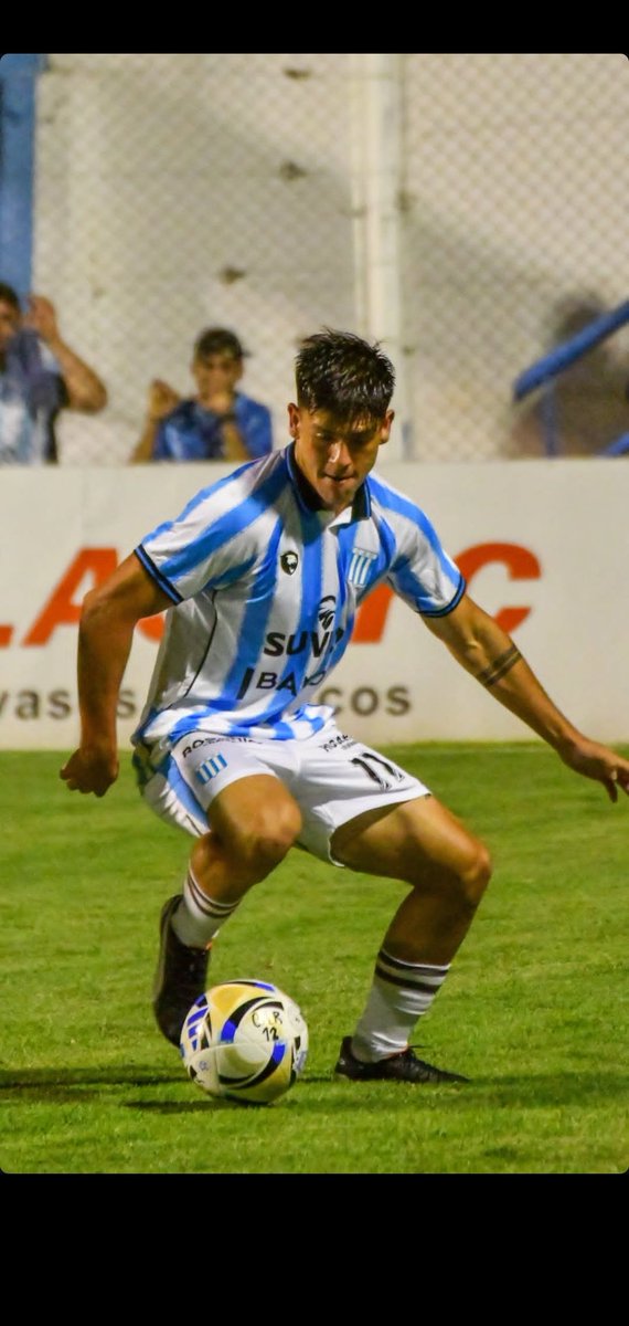 ESTE TIPO SE REVENTÓ LA CABEZA CONTRA UN PAREDÓN Y SE LEVANTÓ CON LA PERCEPCIÓN DE LA REALIDAD TOTALMENTE ALTERADA CREYÉNDOSE DIEGO ARMANDO MARADONA