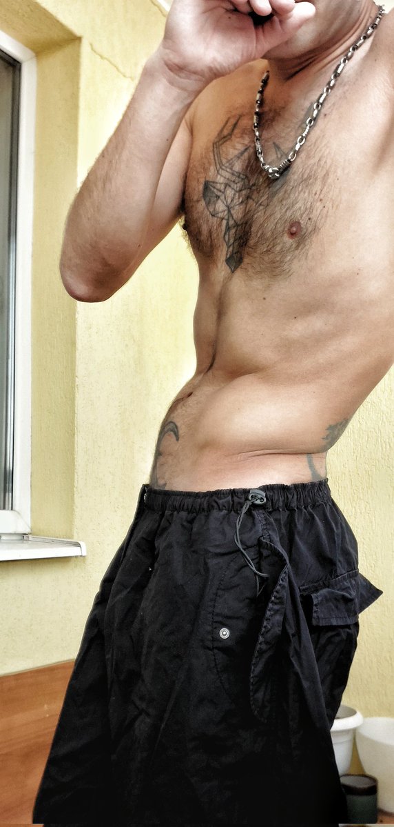 holy_molly tweet media