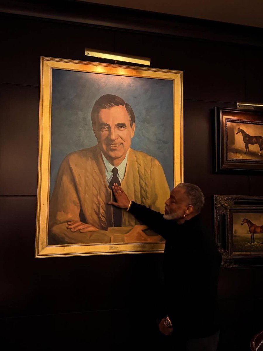 DrPopCulture tweet media