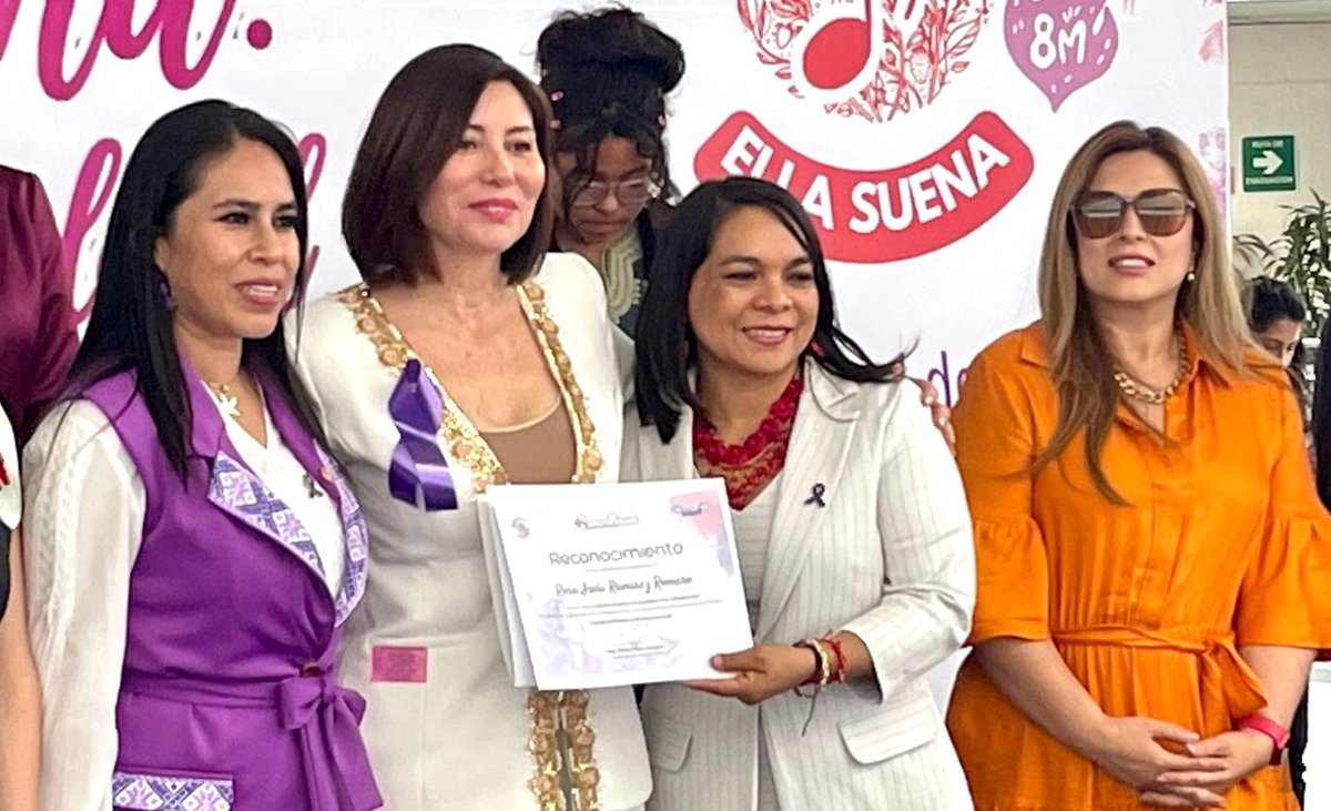 💜🎶 Desde SORORA reconocemos la participación de nuestra Presidenta, <a href="/ClauCorichi/">Clau Corichi Oficial</a> en la presentación del proyecto “Ella Suena: Sonidos de Igualdad, Voz y Resistencia”, impulsado por Volver a Soñar A.C. Agradecemos a la Senadora <a href="/ssimey/">Simey Olvera</a> por sumarnos a este compromiso con mujeres.