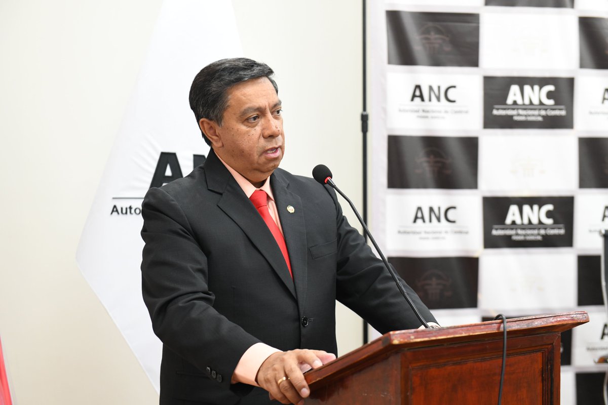 ANC_PJ_Oficial's tweet photo. El juez supremo Manuel Luján Túpez dictó la conferencia “Integridad y Ética en la Magistratura”, dirigida a jueces de control de la #ANCPJ y jefes de las #ODANC del país, en el marco del fortalecimiento de la ética judicial y la función contralora.
➡️ https://t.co/3tb7Z5lhFu https://t.co/1jVH3qZ0kA