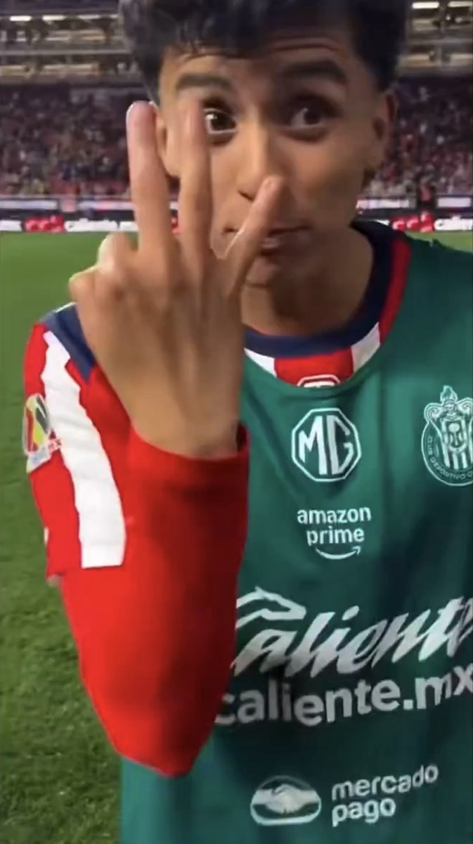 Alberto24973304's tweet photo. Ledezma cuántos títulos seguidos ganó el América 🥱 https://t.co/3keeEvzDGF