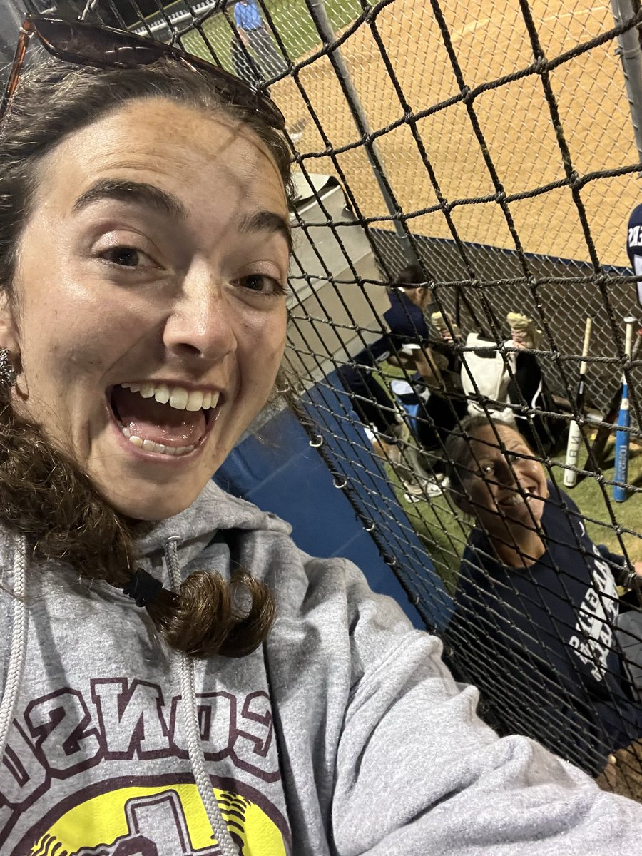 Amanda Wolf-Schramm 👆💙 tweet media